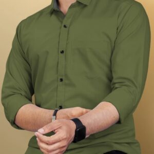 Men regular fit Solid spread collar casual shirt