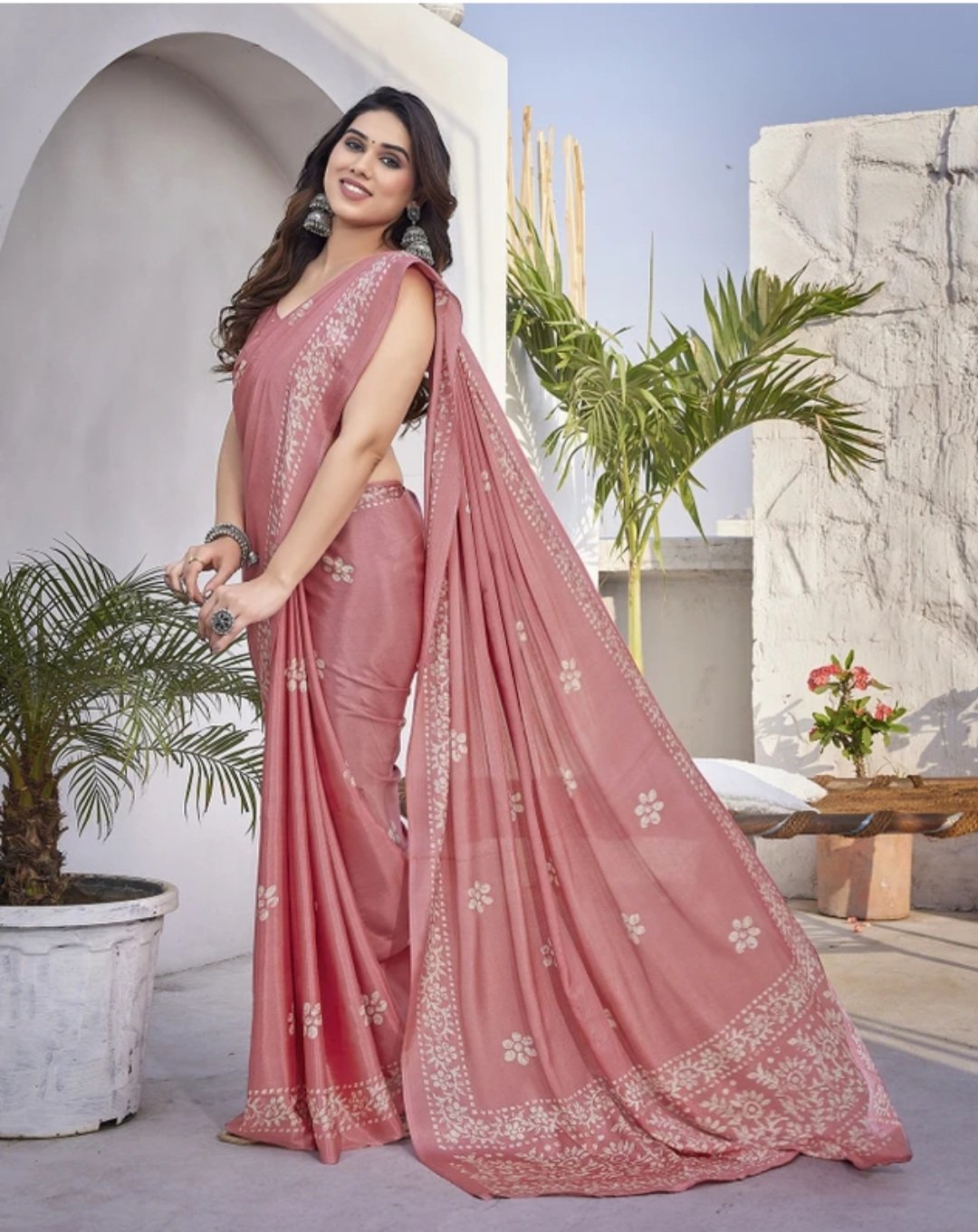 Floral print bollywood tusar silkk saree - Image 4