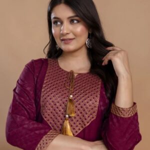 Women Woven degion cotton blend straight kurta