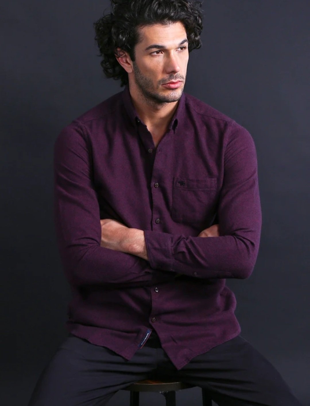 Men slim fit Solid button down collar casual shirt