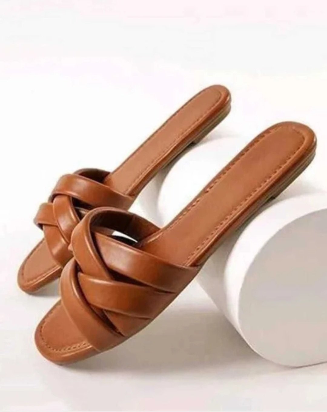 Women flats sandal