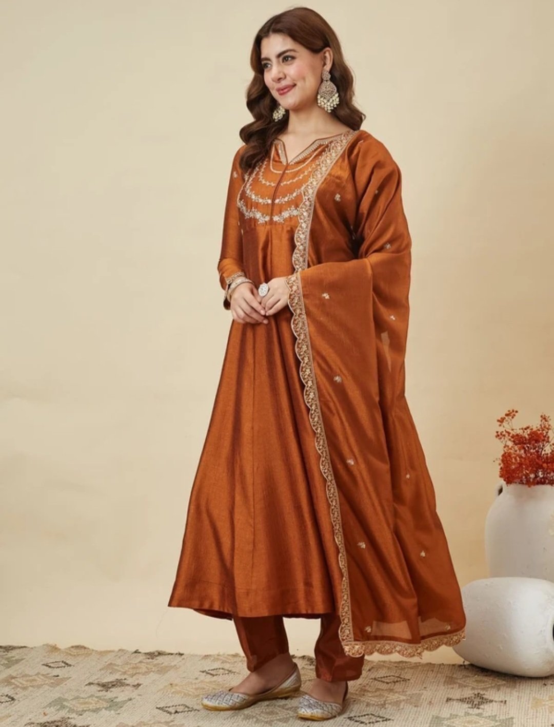 Women silk blend kurta pant Dupatta set - Image 4