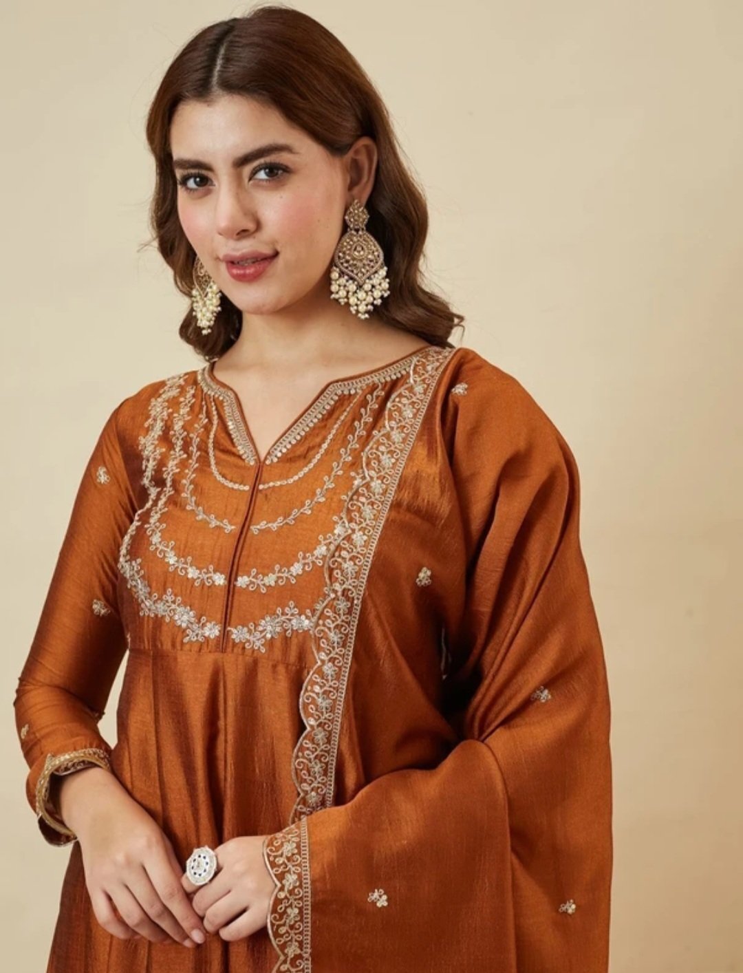 Women silk blend kurta pant Dupatta set - Image 6