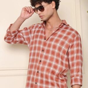 Men regular fit checkered spread collar casual shirt
